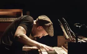 Filmszene »Tripping with Nils Frahm«