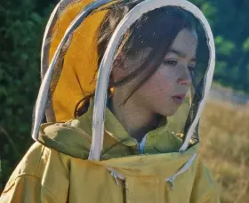 Filmszene »20.000 Arten von Bienen«
