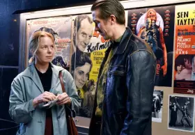 Filmszene »Fallende Blätter«